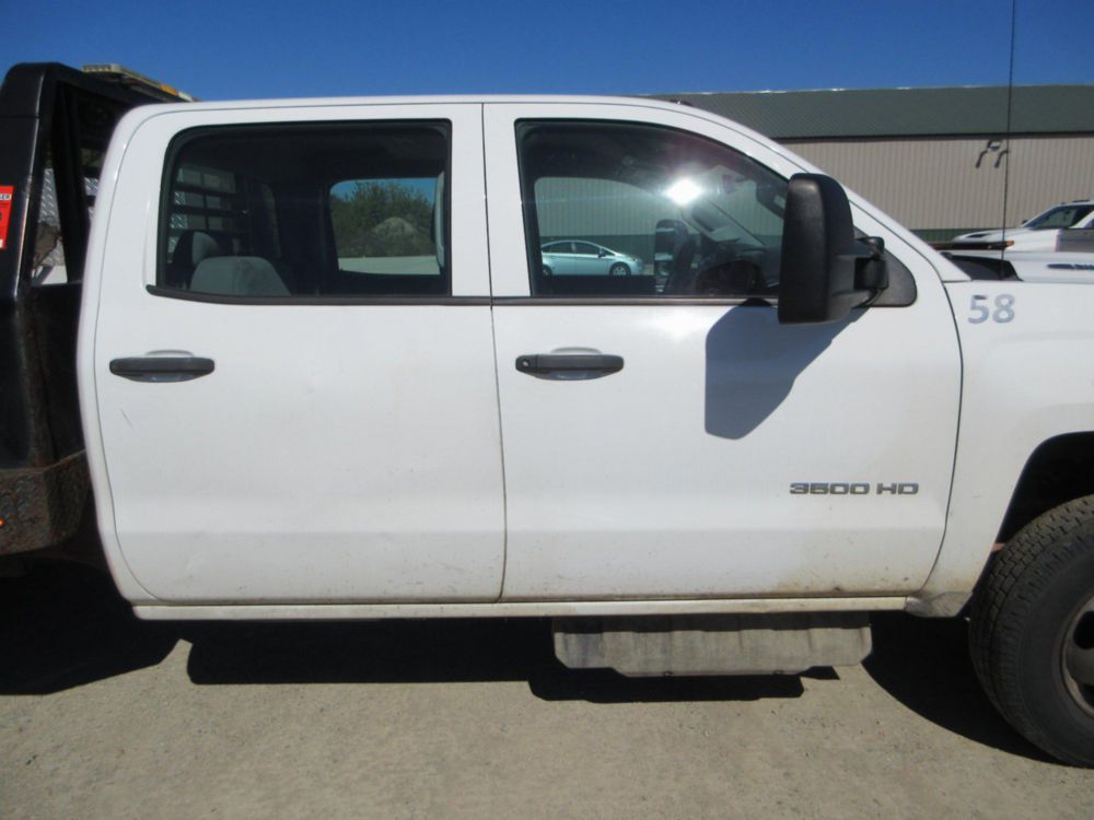 2019 Chevrolet Silverado 2500 4x4 Diesel Flat Bed Truck