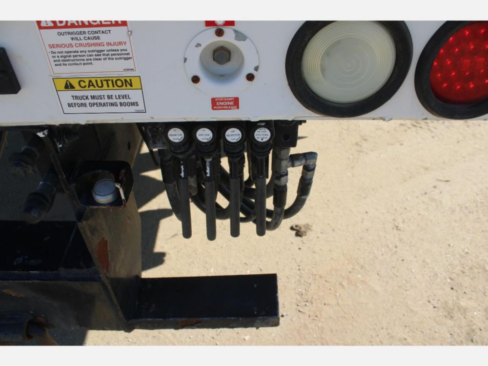 2013 Caterpillar CT660 6x4 Terex Utilities TCX65/100 Bucket Truck