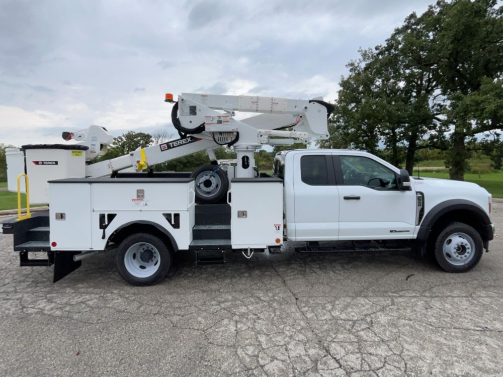 2026 Ford F550 4x4 Terex Utilities LTM40 Bucket Truck