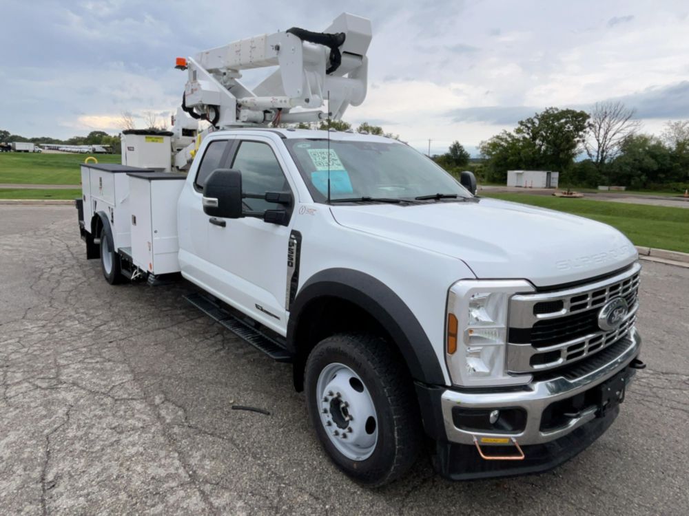2026 Ford F550 4x4 Terex Utilities LTM40 Bucket Truck