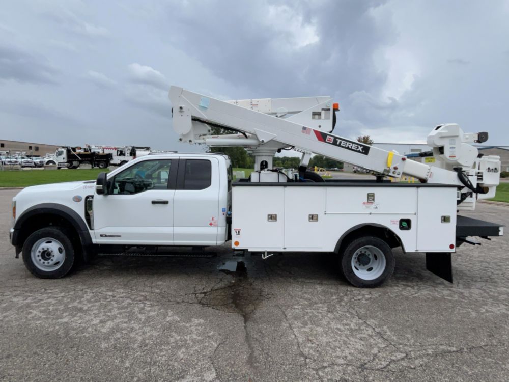 2026 Ford F550 4x4 Terex Utilities LTM40 Bucket Truck