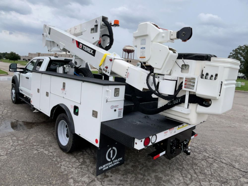 2026 Ford F550 4x4 Terex Utilities LTM40 Bucket Truck