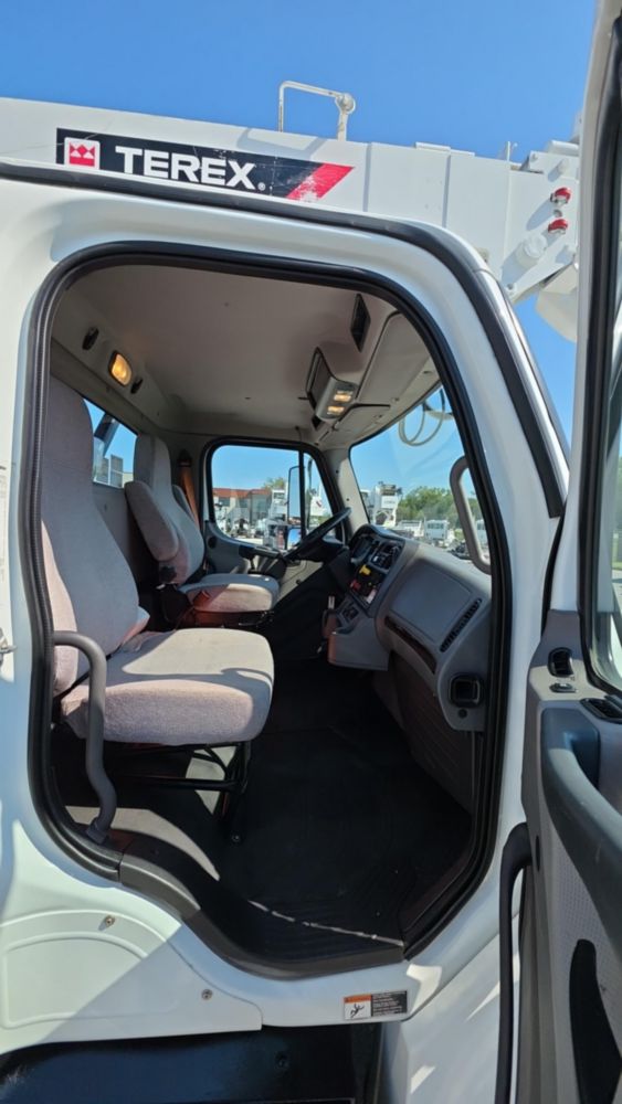 2019 Freightliner M2106 4x2 Terex C4047 Digger Derrick