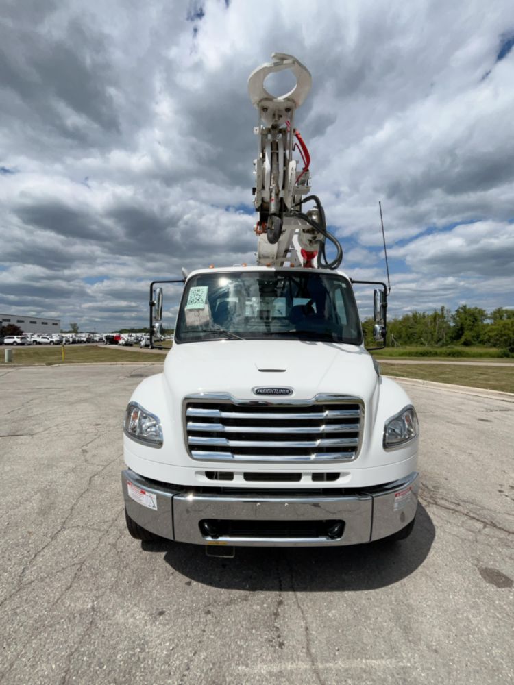 2025 Freightliner M2106 4x2 Terex C4047 Digger Derrick