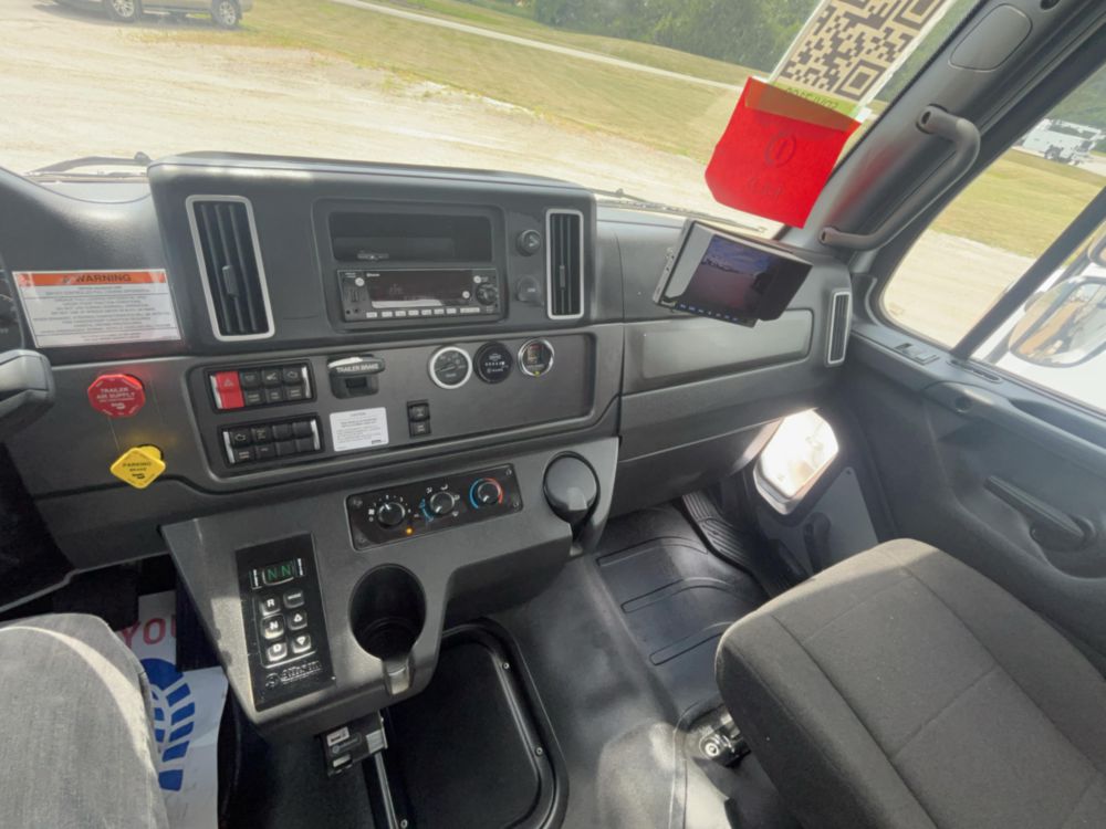 2025 Freightliner M2106 4x2 Terex C4047 Digger Derrick
