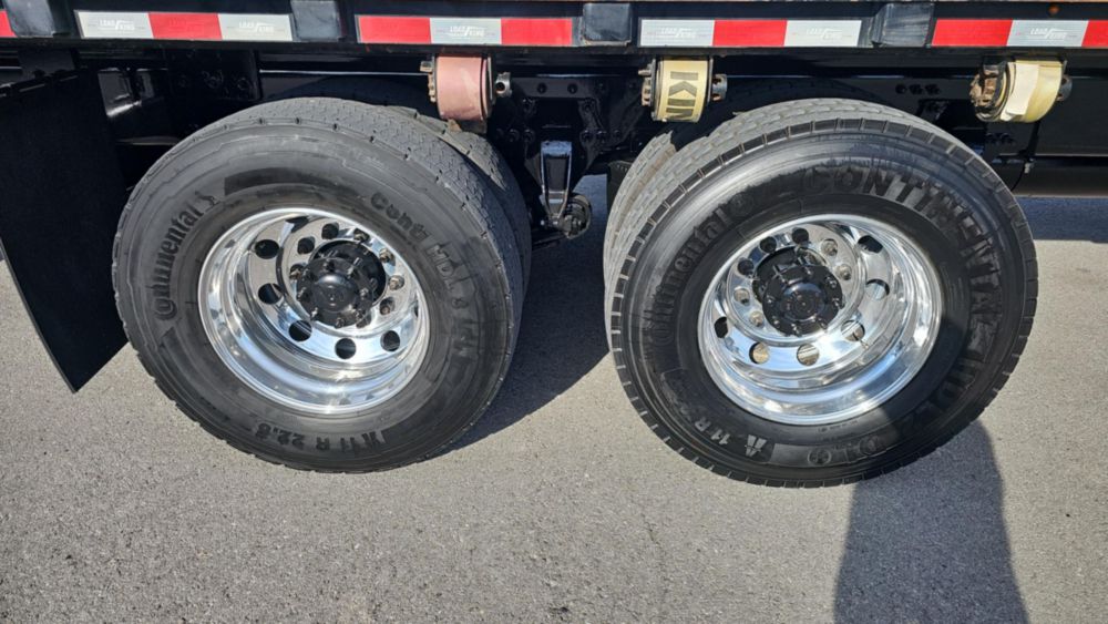 2024 Freightliner M2106 6x4 Load King Premier 40' Roofing Conveyor Truck