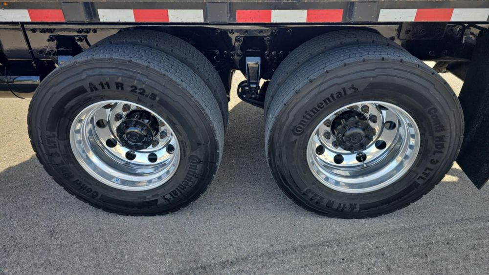 2024 Freightliner M2106 6x4 Load King Premier 40' Roofing Conveyor Truck