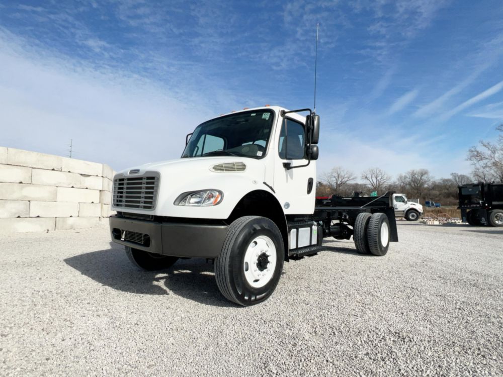 2020 Freightliner M2106 4x4 Cab & Chassis