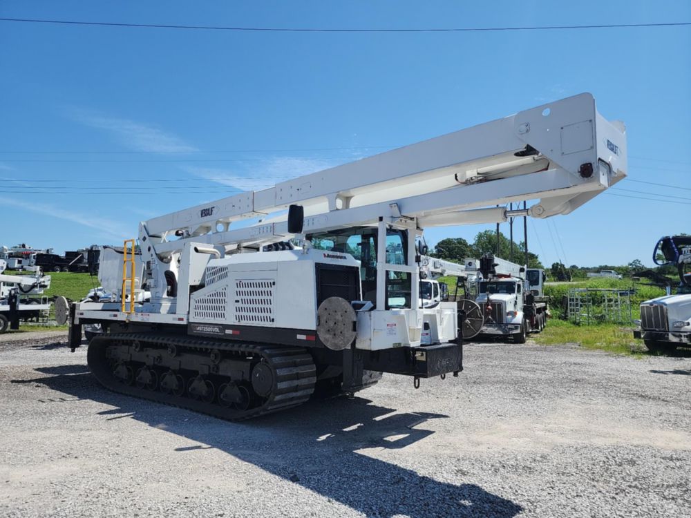 2018 Morooka MST2500VDL Versalift VST-9000-I Track Bucket
