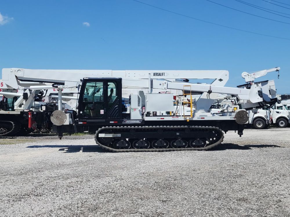 2018 Morooka MST2500VDL Versalift VST-9000-I Track Bucket