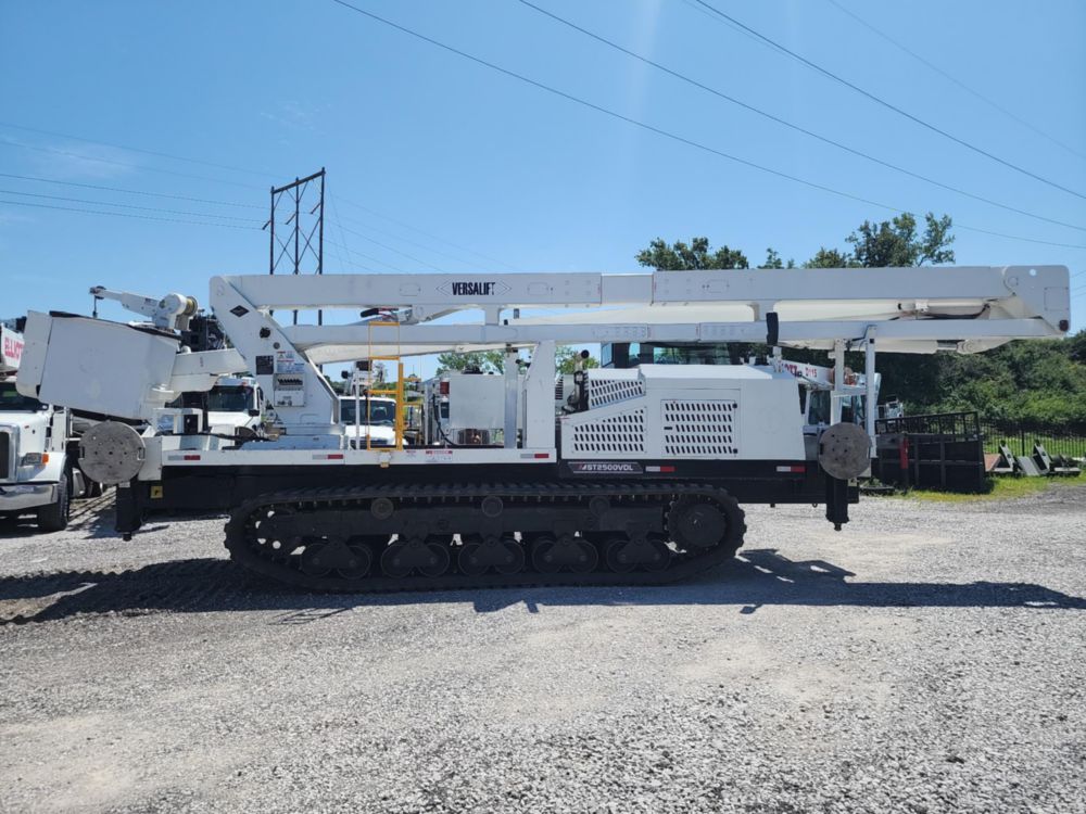 2018 Morooka MST2500VDL Versalift VST-9000-I Track Bucket