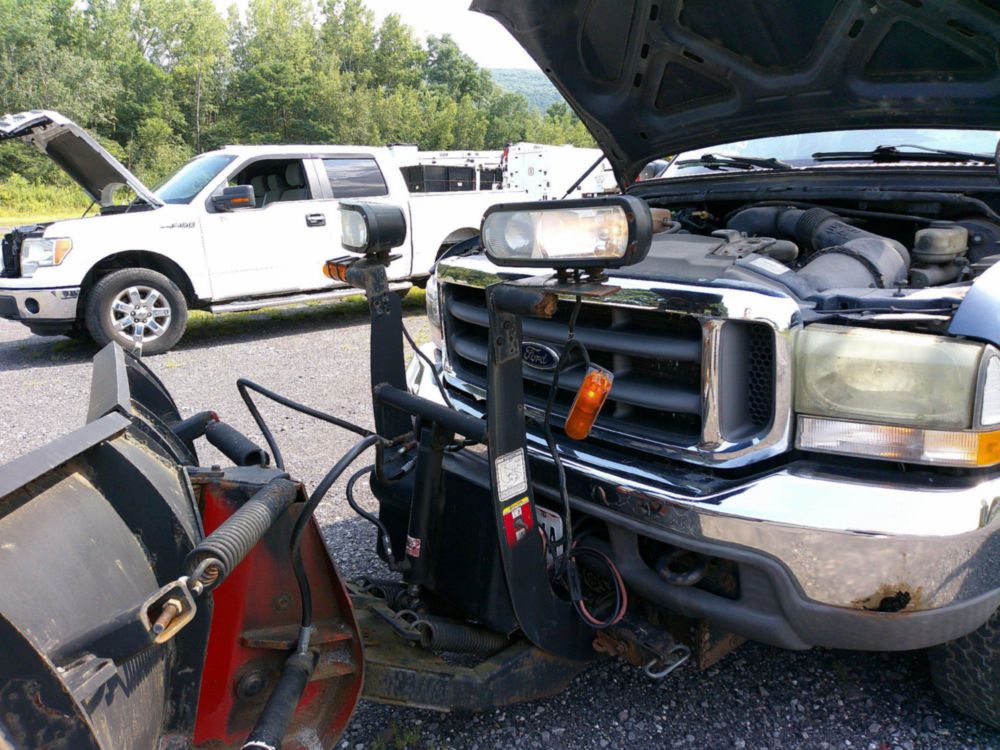 2004 Ford F-250 Extended Cab BOSS SNOWPLOW Pickup Truck