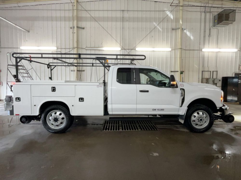 2024 Ford F250 4x4 Hi-Rail Signal Truck