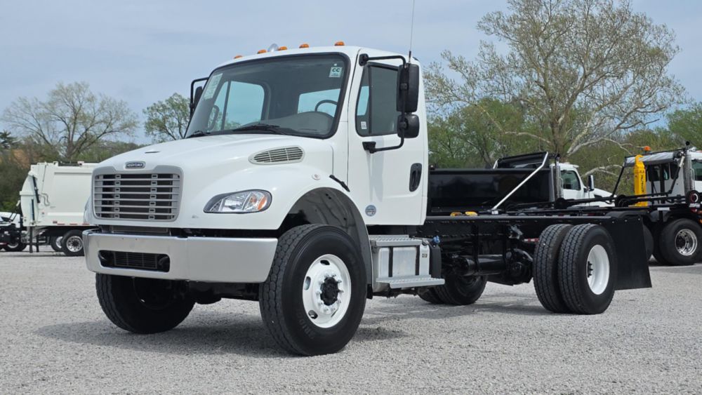 2020 Freightliner M2106 4x4 Cab & Chassis