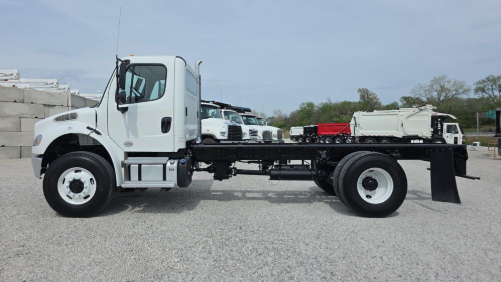 2020 Freightliner M2106 4x4 Cab & Chassis