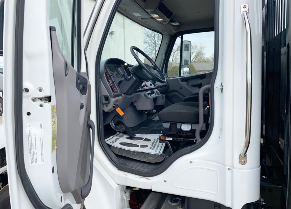 2024 Freightliner M2106 4x2 Flatbed Truck