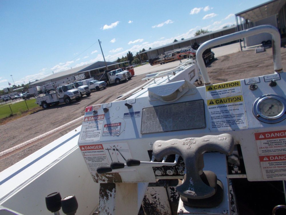 2015 Freightliner M2 4x2 Terex Commander 4047 Digger Derrick Truck