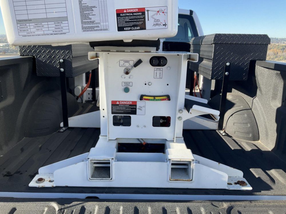 New 2023 Ford F-350 4x4 Axion Lift UR3410 Bucket Truck