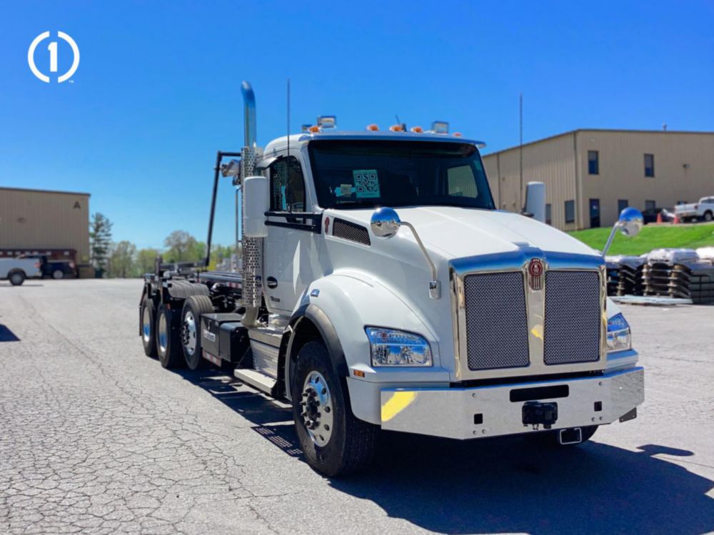 2025 Kenworth T880 8x4 Galbreath U75-OR-174 Roll-Off Truck