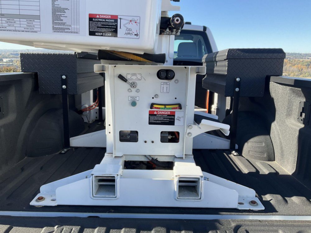 New 2023 Ford F-350 4x4 Axion Lift UR3410 Bucket Truck