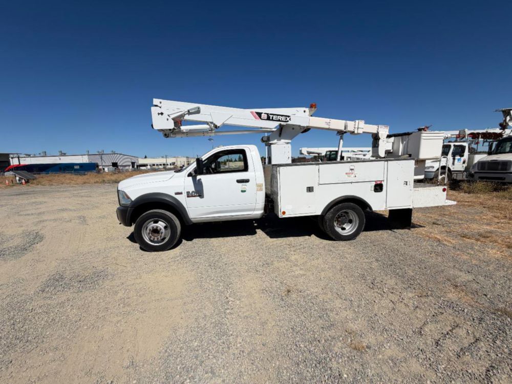 2016 Dodge Ram 5500 Hemi Powered 4x4 Terex LT-40 Bucket Truck
