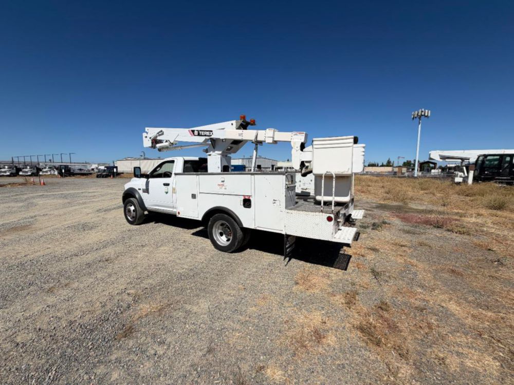 2016 Dodge Ram 5500 Hemi Powered 4x4 Terex LT-40 Bucket Truck