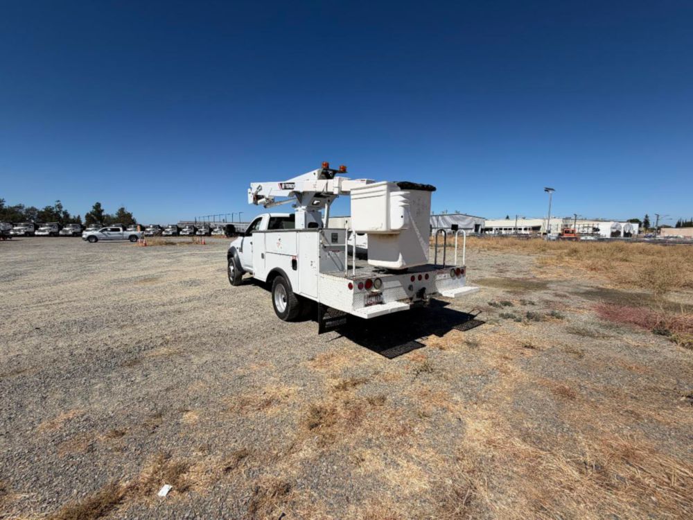 2016 Dodge Ram 5500 Hemi Powered 4x4 Terex LT-40 Bucket Truck