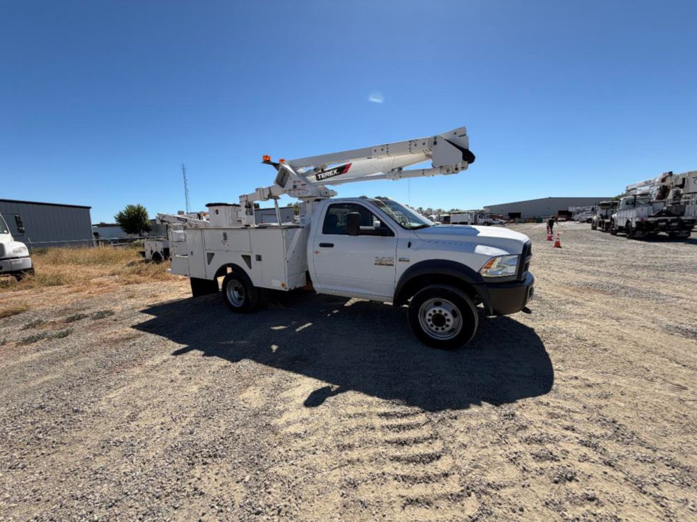 2016 Dodge Ram 5500 Hemi Powered 4x4 Terex LT-40 Bucket Truck