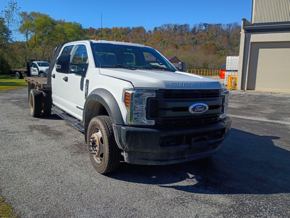 2018 Ford F-550 4x4 Crew Cab Flatbed Truck