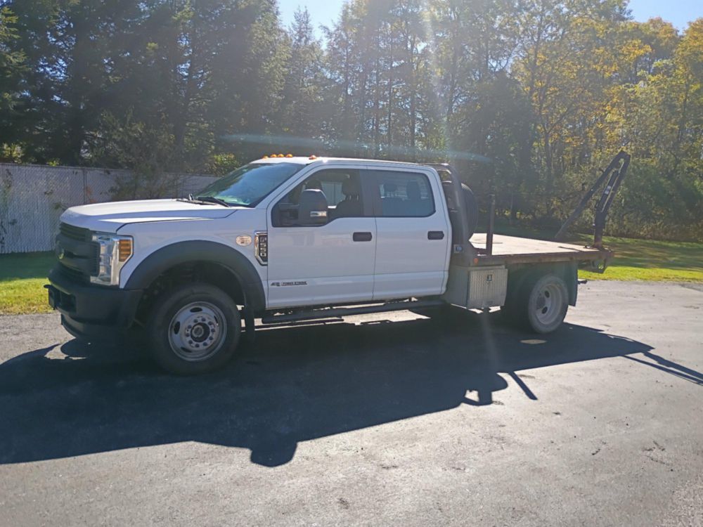 2018 Ford F-550 4x4 Crew Cab Flatbed Truck