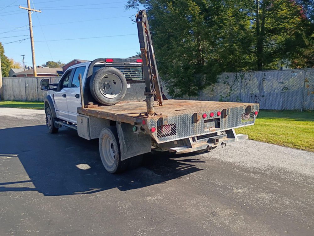 2018 Ford F-550 4x4 Crew Cab Flatbed Truck