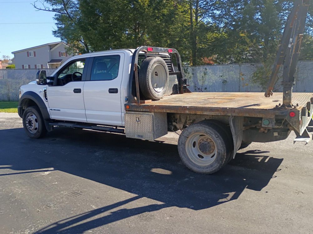 2018 Ford F-550 4x4 Crew Cab Flatbed Truck