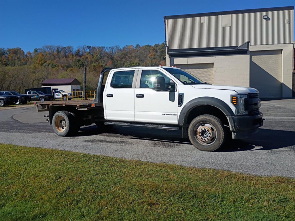 2018 Ford F-550 4x4 Crew Cab Flatbed Truck
