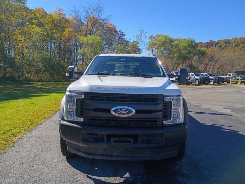 2018 Ford F-550 4x4 Crew Cab Flatbed Truck