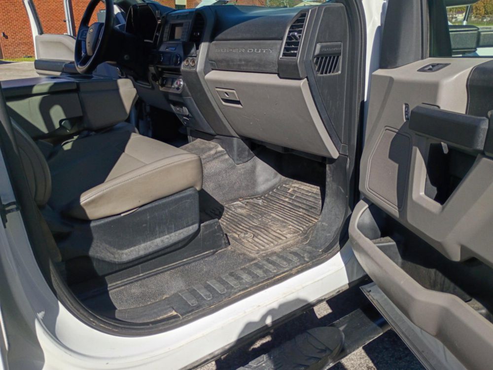 2018 Ford F-550 4x4 Crew Cab Flatbed Truck