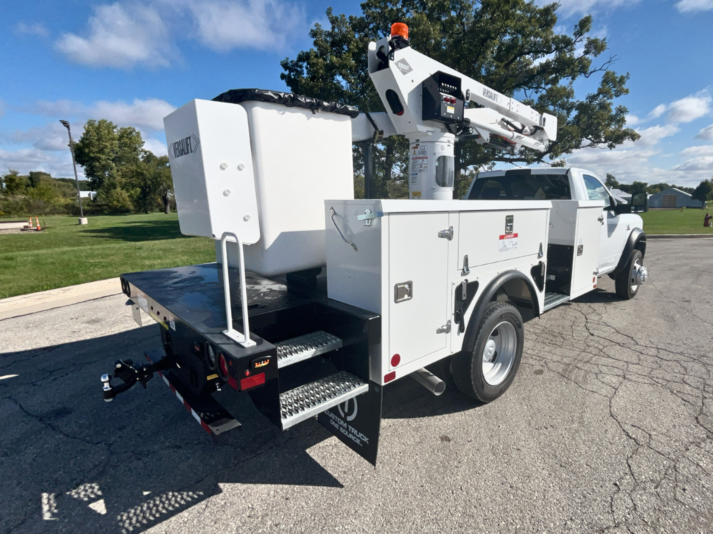 2026 RAM 5500 4x4 Versalift SST-40-EIH Bucket Truck