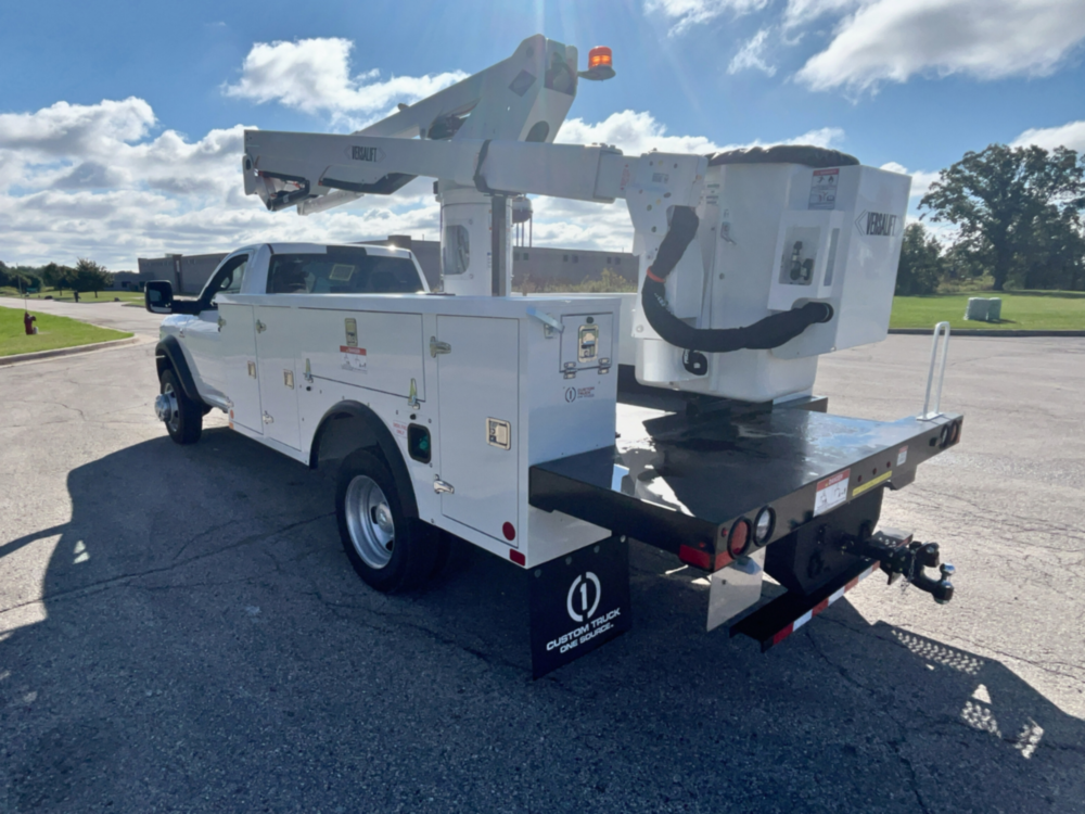 2026 RAM 5500 4x4 Versalift SST-40-EIH Bucket Truck