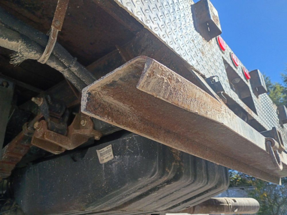 2018 Ford F-550 4x4 Crew Cab Flatbed Truck