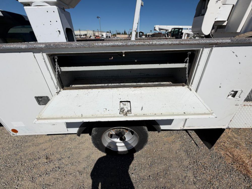 2016 Dodge Ram 5500 Hemi Powered 4x4 Terex LT-40 Bucket Truck