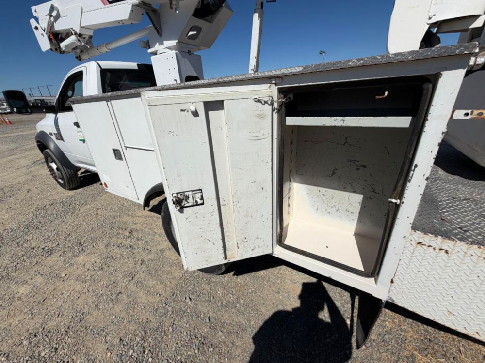 2016 Dodge Ram 5500 Hemi Powered 4x4 Terex LT-40 Bucket Truck