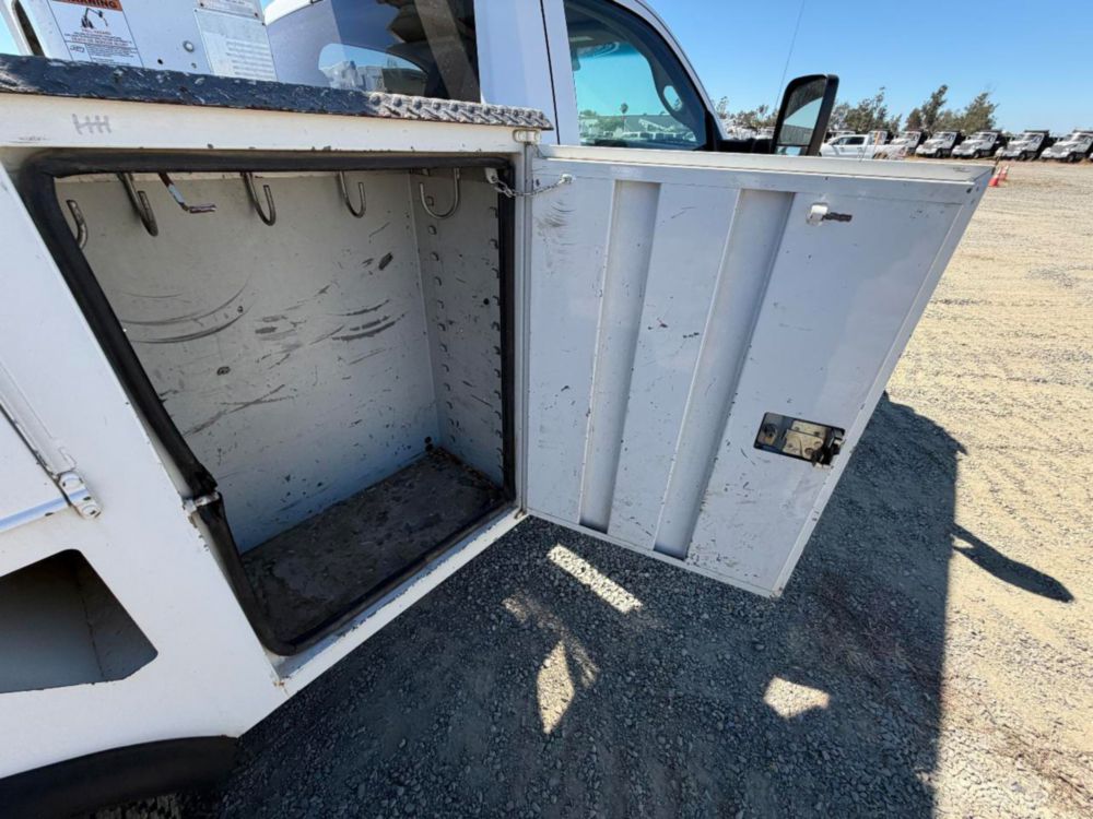 2016 Dodge Ram 5500 Hemi Powered 4x4 Terex LT-40 Bucket Truck