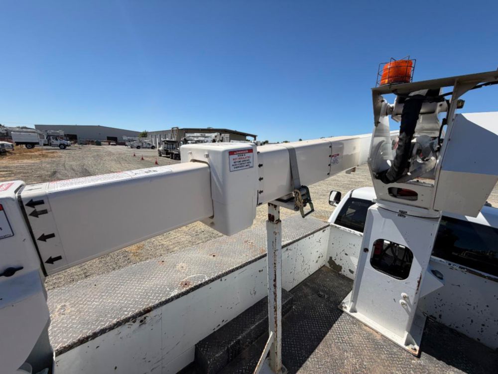 2016 Dodge Ram 5500 Hemi Powered 4x4 Terex LT-40 Bucket Truck