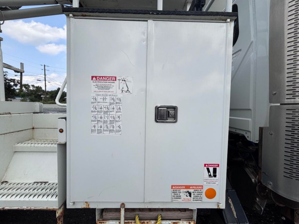2019 Int'l 7300 4x4 Terex Commander 4047 Digger Derrick Truck