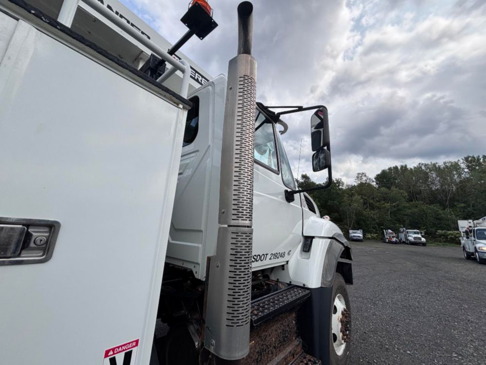 2019 Int'l 7300 4x4 Terex Commander 4047 Digger Derrick Truck