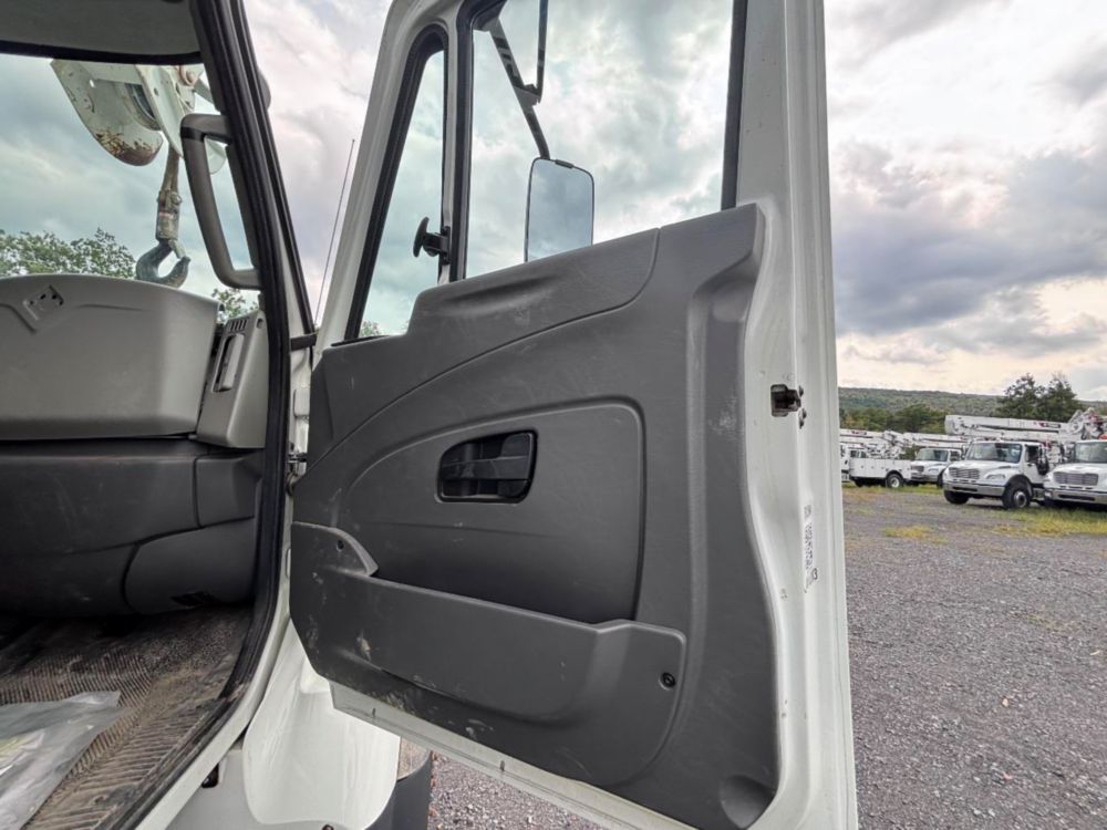 2019 Int'l 7300 4x4 Terex Commander 4047 Digger Derrick Truck