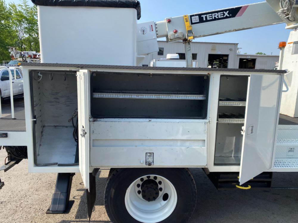 2016 International 7300 4x4 Terex TL50 Bucket Truck