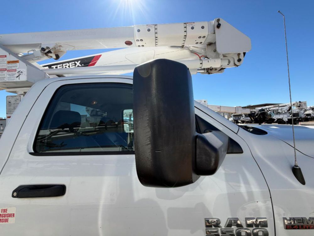 2016 Dodge Ram 5500 Hemi Powered 4x4 Terex LT-40 Bucket Truck