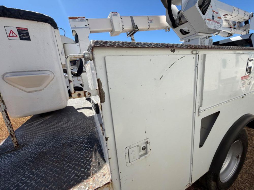 2016 Dodge Ram 5500 Hemi Powered 4x4 Terex LT-40 Bucket Truck