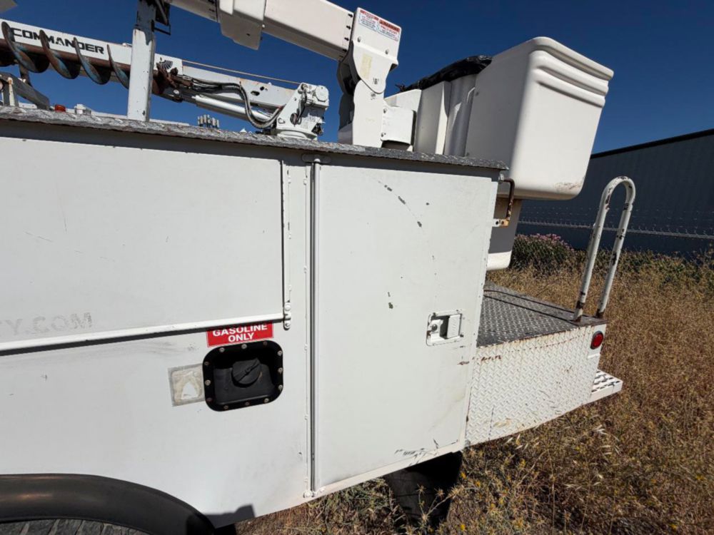 2016 Dodge Ram 5500 Hemi Powered 4x4 Terex LT-40 Bucket Truck