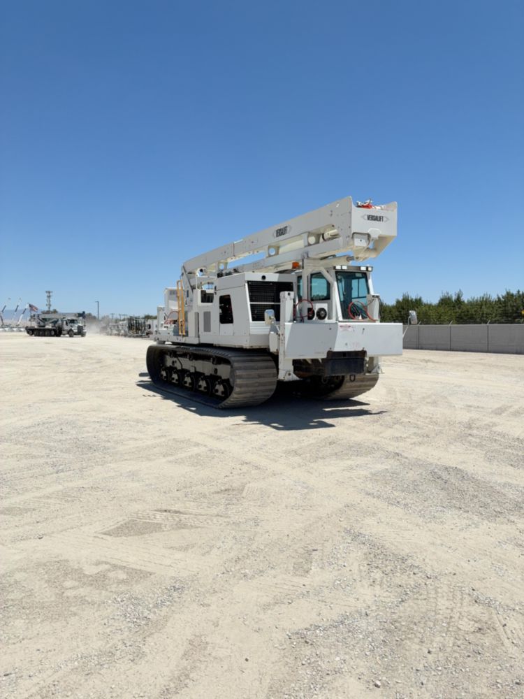 2014 CTE Morooka CTRAC8000 Versalift VST-9000-E100 Track Bucket